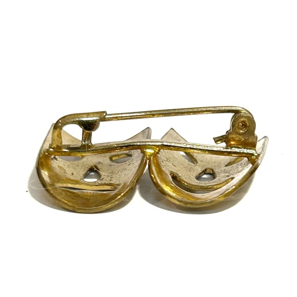 Vintage Drama Theatre Acting Masks Brooch Pin Gold Tone Comedy Tragedy Play Act - Picture 3 of 7